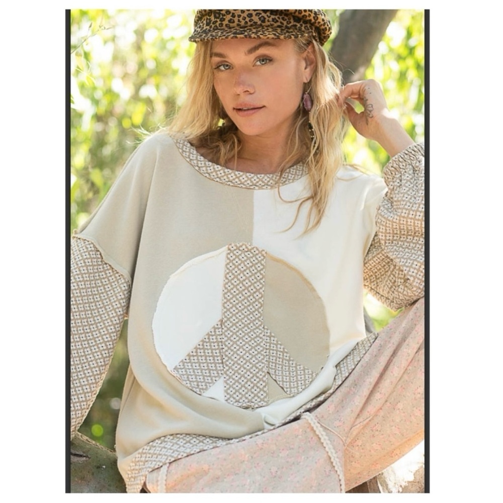 POL Women's Cream and Tan Peace Graphic Sweater - Picture 3 of 7